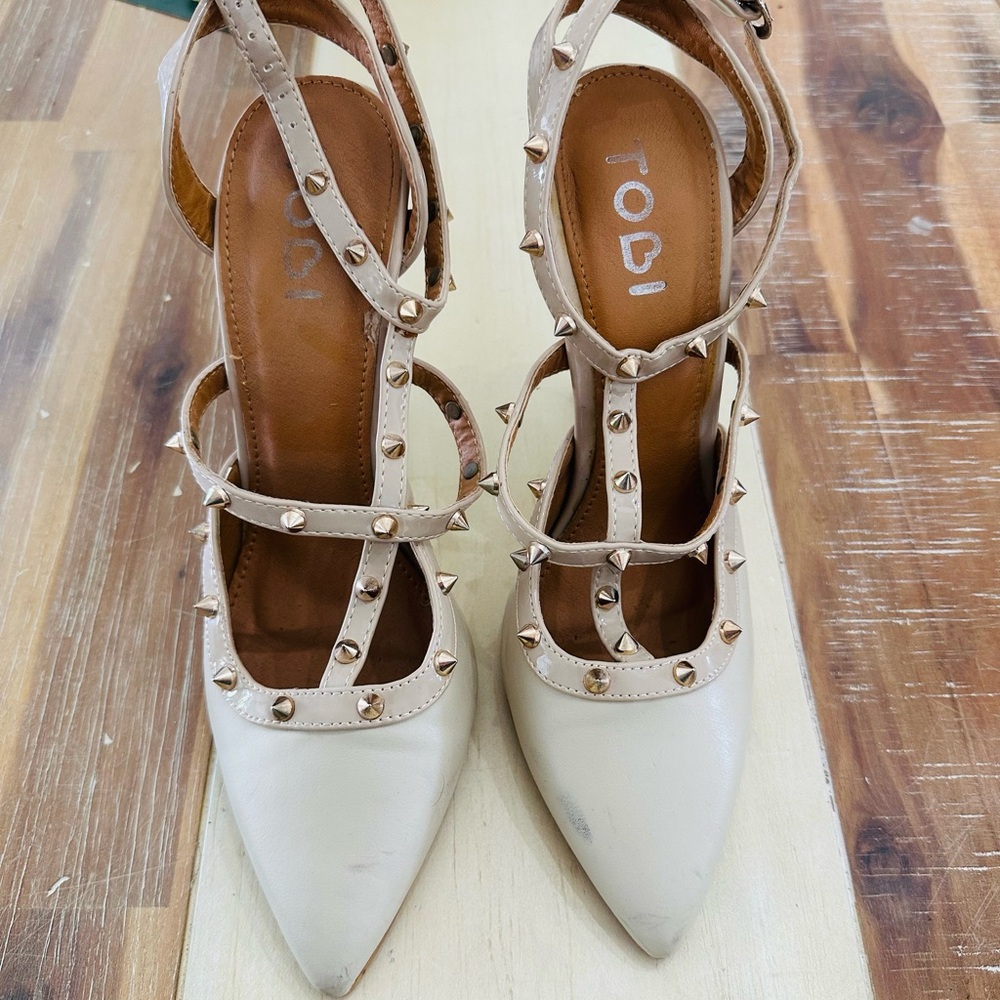 Tobi nude spiked heels 38 7.5